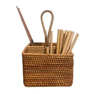 Porte-couverts carré à 4 compartiments en rotin naturel fait à la main avec poignée tissée pour cuisine et table à manger - Product Image 3