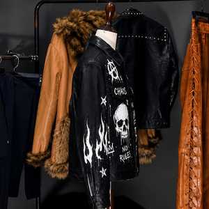 Veste en cuir PU pour homme, style punk, imprimé graffiti de crâne, col rabattu, vêtement d'automne - Product Image 6