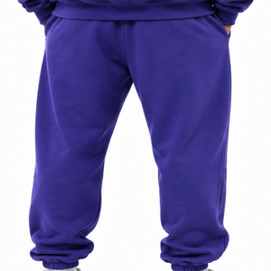 Conjunto Deportivo Casual Personalizado para Hombre, Dos Piezas, Corte Cómodo, Cuello Redondo, Estampado de Goma en Relieve, Estilo Casual Francés - Product Image 6