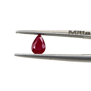 Rubíes naturales sin tratar de Mozambique, calibrados en forma de pera de 4x6 mm, piedras preciosas de rubí facetadas naturales sueltas para la fabricación de joyas, listas para usar. - Product Image 2