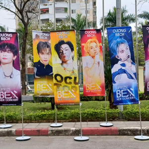 Bandera de Plumas Personalizada con Mástil, Bandera Rectangular para Publicidad Exterior, Exhibición Publicitaria para Exteriores - Product Image 1