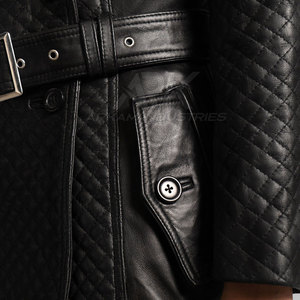 Abrigo de cuero de lujo para mujer con acabado suave y diseño moderno para colecciones de temporada. - Product Image 6