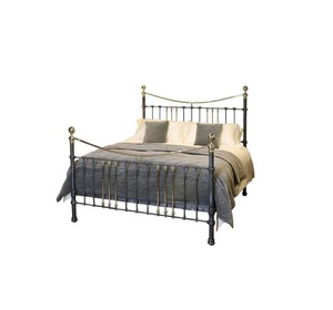 Cadre de lit en laiton majestueux avec finition classique, ajoutant un attrait royal au mobilier de chambre et une robustesse durable. - Product Image 1