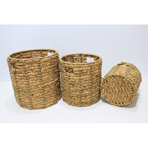 Ensemble de 3 paniers de rangement modernes bohèmes en jacinthe d'eau naturelle tressée, ovales, écologiques, empilables, pour le linge, avec découpe intégrée - Product Image 3