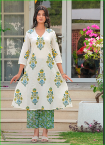 Ensemble Kurta A-Line blanc et vert Gulnaar - Product Image 4
