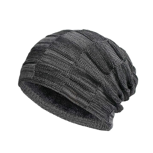 Bonnet en polaire côtelé personnalisé avec logo, style décontracté, respirant et imperméable, idéal pour l'hiver et les activités de plein air - Product Image 3