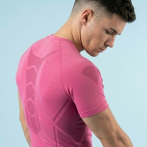เสื้อเจอร์ซีย์ออกกำลังกายแบบครึ่งแขนสำหรับผู้ชาย OEM ผลิตตามสั่ง กระชับรูป ยืดหยุ่น เหมาะสำหรับฟิตเนส ยิม และการออกกำลังกาย - Product Image 4