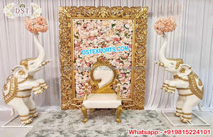 Gujarati Wedding Foyer Decor con Radha Krishna Estatua Decoración de boda india con accesorios de fibra Tema tradicional Accesorios de boda - Product Image 4