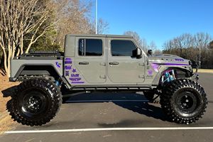 GLADIIATOR WILLYS SPORT 4X4 2021 IMPECABLE - Product Image 4