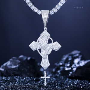 Pendentif Croix de Prière en Argent 925 et Moissanite - Pendentif Artisanal Fait Main avec Pierres Serties à la Main, Pendentif Croix en Moissanite - Product Image 2