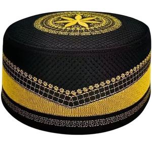Vente en gros : Nouveaux styles de bonnets de prière musulmans brodés pour hommes, chapeaux islamiques pour le Namaz, casquettes unies imprimées, bonnets Kufi, cadeau du Ramadan et de l'Aïd - Product Image 5