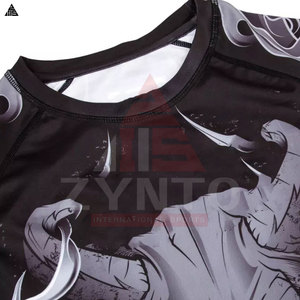 Rash Guard de Alta Calidad Personalizado para Hombre en Grandes Cantidades para Venta, Fabricado en Pakistán - Product Image 6