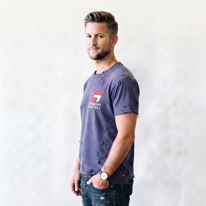 Camiseta de Hombre de Alta Calidad con Efecto Desgastado, Corte Holgado, Estilo Casual, con Servicio OEM, Soluciones de Fabricación con Marca Personalizada - Product Image 5