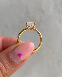 Bague solitaire pour femme avec diamant de laboratoire taille coussin, classique, plaqué or jaune pur à 100 %, cadeau de fiançailles, de mariage ou d'anniversaire - Product Image 3