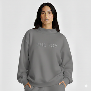 Pull-over d'hiver pour femme de haute qualité, coupe oversize, col montant, devant long, décontracté, en polaire, fabriqué écoresponsablement pour le quotidien - Product Image 2