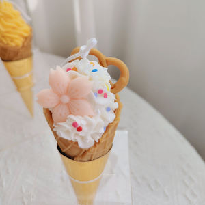 Bougie de cornet de glace de luxe bougie parfumée en forme de nouveauté bougie en cire de soja aromatique au design exquis pour la décoration intérieure fête mariage - Product Image 4