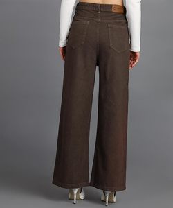 Jeans pour femmes à taille haute, coupe régulière, jambe large, effet délavé - Product Image 2