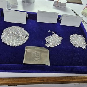 R&K GEMS เพชรเม็ดเดี่ยวขนาด 0.01 กะรัต 0.025 กะรัต เพชรเจียระไนแบบบริลเลียนท์ เพชรเพาะเลี้ยงในห้องปฏิบัติการ เพชรแฟนซีขัดเงาแบบเบา เพชรเม็ดเดี่ยวสังเคราะห์ขนาดเล็ก สำหรับทำเครื่องประดับ - Product Image 5