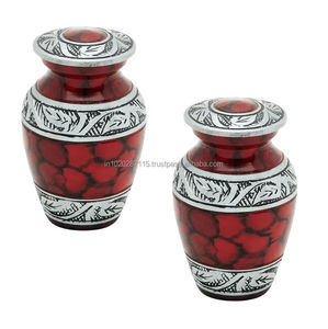 Urne souvenir en aluminium de la meilleure qualité pour les cendres conçue pour un usage personnel lors d'hommage commémoratif ou de cérémonies funéraires - Product Image 3