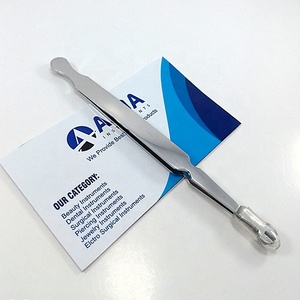 Pince à épiler professionnelle pour piercing corporel, pointe fine pour le placement des bijoux et une manipulation sécurisée - Product Image 5