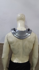 Gorgue médiévale authentique en acier doux, artisanale, pour chevalier, idéale pour le cosplay, la reconstitution historique, les costumes historiques et les fêtes d'Halloween - Product Image 4