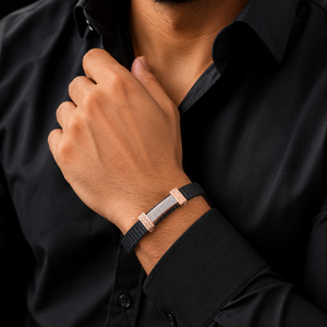 Pulsera de Oro Rosa de 18kt con Dijes Negros, Corte Brillante Redondo Blanco, Barra Central de Varias Filas, Alto Pulido, Regalo de Moda para Hombre - Product Image 1