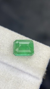 Émeraude naturelle certifiée du Zambie, taille octogonale, pierre à bon lustre, pierre précieuse en vrac pour la fabrication de bijoux 2.00 - Product Image 4