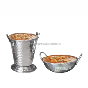 Ensemble de vaisselle de restaurant indien en acier inoxydable martelé : seau Balti et plat Karahi, pour service de curry, vente en gros - Product Image 1