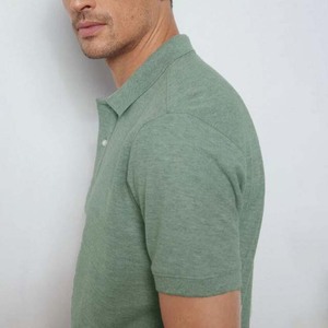 เสื้อโปโลแขนสั้นผู้ชาย สีเขียวล้วน ลำลอง ผ้าถัก ติดกระดุมด้านหน้า ทรงปกติ - Product Image 3