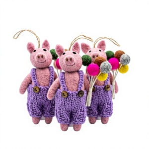 Meilleur Ornement de Porc Tricoté à la Main Traditionnel de l'Himalaya, Bouquet de Boules en Feutre Violet, 100% Laine Certifiée, Décoration Murale Écologique - Product Image 1