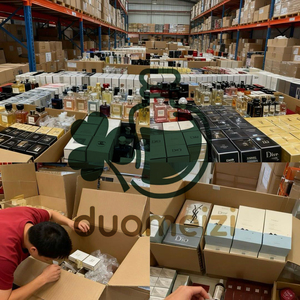 น้ำหอมขายส่งจากสหรัฐอเมริกา จัดส่งภายใน 3-6 วัน ขนาด 100 มล. สำหรับผู้หญิง กลิ่นหอมสดชื่นแบบดอกไม้ เหมาะสำหรับสาวๆ กลิ่นหอมธรรมชาติ ติดทนนาน โคโลญจน์กลิ่นอ่อนๆ - Product Image 5