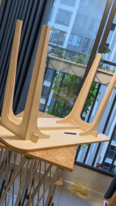 Canapé-lit en contreplaqué durable et écologique personnalisé avec revêtement en cuir PU et pieds en bois, design industriel pour salon - Product Image 4