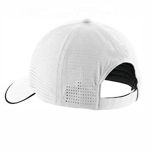 Gorra de Golf Personalizada de 6 Paneles, Secado Rápido, Transpirable, con Orificios Cortados con Láser, Alta Calidad, 100% Poliéster, Diseño Deportivo Perforado - Product Image 2