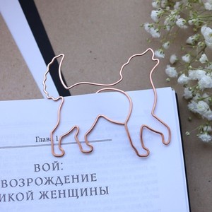 Marcapáginas Decorativo Hecho a Mano con Alambre de Cobre, Diseño Elegante de Rosa, Marcador de Páginas Metálico Duradero, Regalo Estiloso para Lectores, Estudiantes y Oficina - Product Image 2