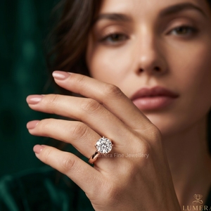 Bague de fiançailles personnalisée en or rose 14K 18K avec diamant de laboratoire taille ronde, solitaire à 4 griffes, pour femme, OEM ODM - Product Image 6
