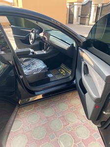 Tesla Model Y Long Range à conduite à droite - Product Image 2