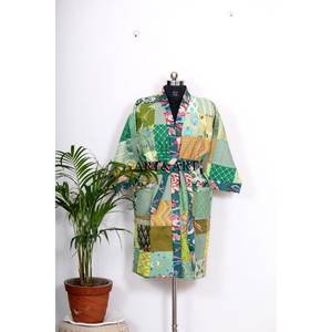 Nuevo Kimono Vintage de Seda con Parches Kantha, Bata Reciclada con Cinturón, Ropa de Dormir para Mujer - Product Image 1