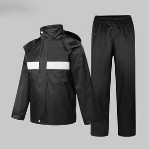 Ensemble imperméable noir en PVC pour homme avec bandes réfléchissantes et capuche – Vêtements de travail et de pluie réfléchissants – Vente en gros - Product Image 1