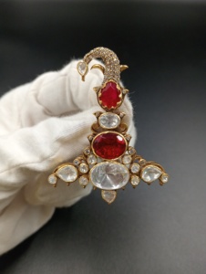 Elegant <b>Gold</b> Plated Silver Brooch Green Stone Women's Unisex Wedding Fashion Statement Piece Traditional - Product Image 4