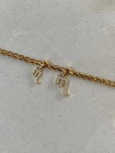 Collier à breloque en chaîne torsadée plaqué argent avec pendentif lettre M en cristal, style minimaliste unisexe, cadeau de mariage, à porter au quotidien - Product Image 1