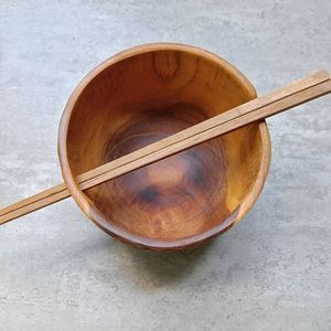 Tazón de Madera Natural con Acabado Liso y Construcción Duradera, Tazón Rústico Hecho a Mano para Servir Ensaladas, Frutas, Bocadillos y Más - Product Image 6
