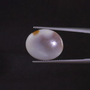 โอปอลธรรมชาติสีขาวรับรองโดย IGI น้ำหนัก 6 กะรัต รูปทรงวงรี ขนาด 15x12.5 มม. ขัดเงา ผ่านการเคลือบแว็กซ์/น้ำมัน คุณภาพดี จากอินเดีย - Product Image 3