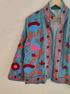 Chaqueta de terciopelo Suzani bordada a mano, chaqueta vintage con diseño floral Suzani, chaqueta de terciopelo puro, estilo bohemio hippie, regalo para ella. - Product Image 3