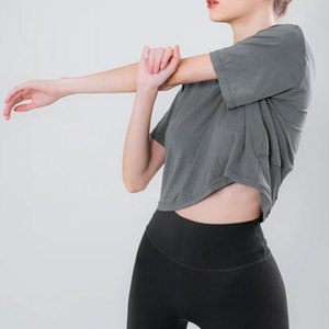 Haut court de sport pour femme OEM, coupe ajustée, 100 % coton, séchage rapide, personnalisable en couleur et logo - Product Image 3