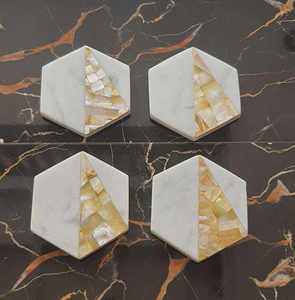 Ensemble de sous-verres hexagonaux en marbre blanc de qualité supérieure, design en carreaux de pierre naturelle, décoration élégante pour la maison, protection pour table basse et repas - Product Image 4