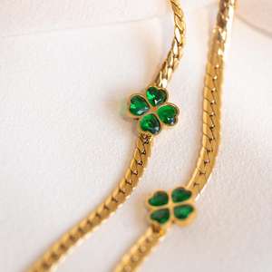 สร้อยข้อมือเงินแท้ 925 ชุบทอง 14K รูปใบโคลเวอร์สีเขียว สร้อยคอทองคำ กันน้ำ เคลือบ PVD ของขวัญวันเกิดสำหรับเธอ - Product Image 1