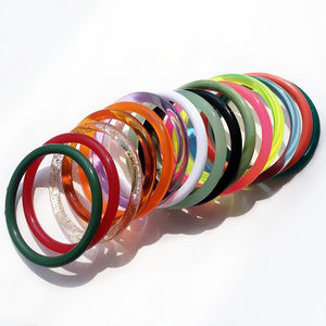 Brazalete de Resina Moderno, Ligero, Elegante, Hecho a Mano, Pintado a Mano, Modelo Tradicional, Patrón Personalizable, Color y Talla Ajustables - Product Image 1