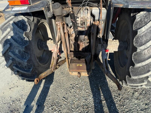 Tracteur agricole Massey Ferguson 3060 de 1987 - Product Image 3