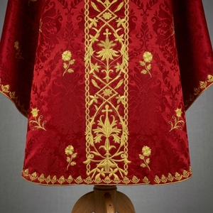 เสื้อคลุมสำหรับพิธีสวดสีแดงแบบดั้งเดิมปักลายด้วยด้ายทองแท่ง - Product Image 5