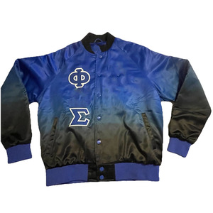 โอเมก้า |   พีเอสไอ |   เสื้อแจ็คเก็ตฟลีซแบบปรับแต่งได้สีน้ำเงินอมม่วง รุ่น Varsity สีน้ำตาลทอง สไตล์เครื่องแต่งกายกรีก สำหรับชมรมนักศึกษา แบบ Letterman คุณภาพพรีเมียม - Product Image 5